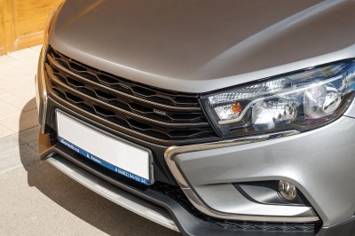 Решетка радиатора тюнинг NEXT на LADA VESTA SW CROSS 