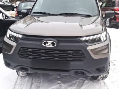 Передние фары в стиле Audi Q8 с  би-LED линзами для Lada Niva Travel