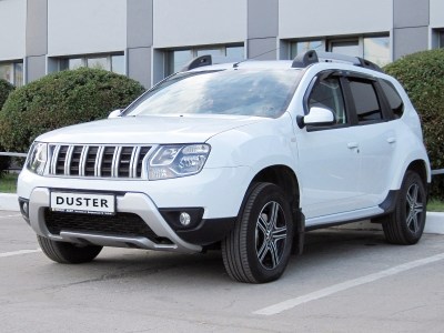 Решетка радиатора DAKAR на Renault Duster (Рено Дастер) с 2012г. выпуска.
