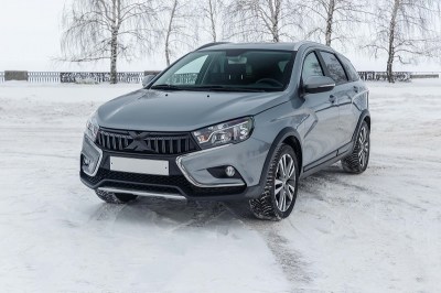 Решетка радиатора тюнинг Vesta-X на LADA VESTA SW СROSS 