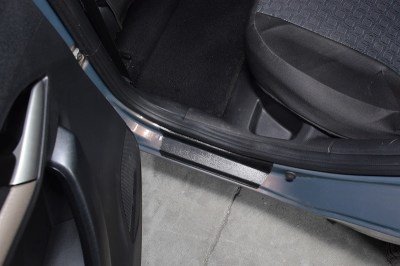 Защитные накладки в проем дверей РТ на LADA VESTA