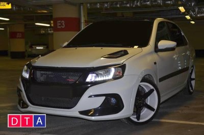 Капот пластиковый DTM тюнинг на ЛАДА ГРАНТА в цвет