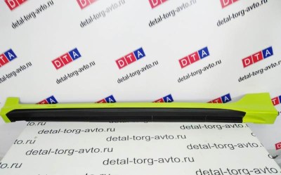 Накладки на пороги тюнинг XMUG на ЛАДА ВЕСТА в цвет