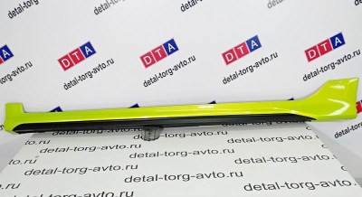 Накладки на пороги тюнинг XMUG на ЛАДА ВЕСТА в цвет
