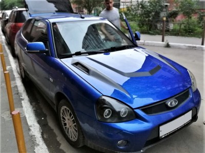 Капот пластиковый Я РОБОТ на ЛАДА ПРИОРА