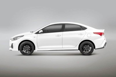 Тюнинг накладки на пороги QUANT для HYUNDAI SOLARIS 2