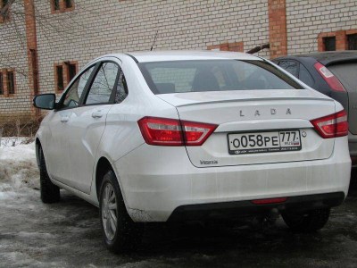 Спойлер лип крышки багажника на ЛАДА ВЕСТА седан